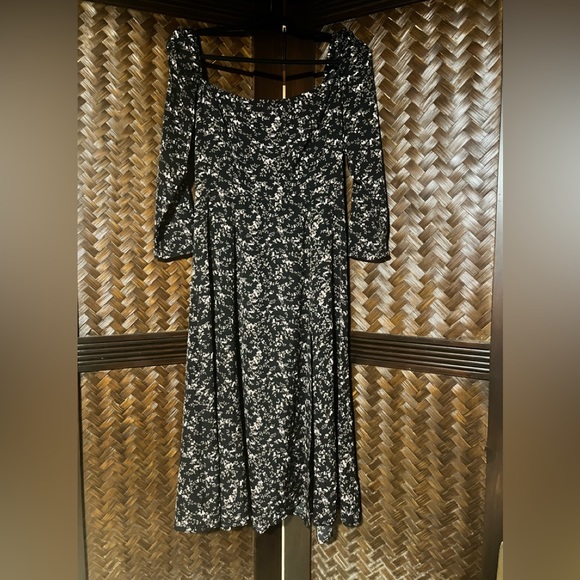 Beautiful floral puff sleeved Nettie dress s - Picture 3 of 5